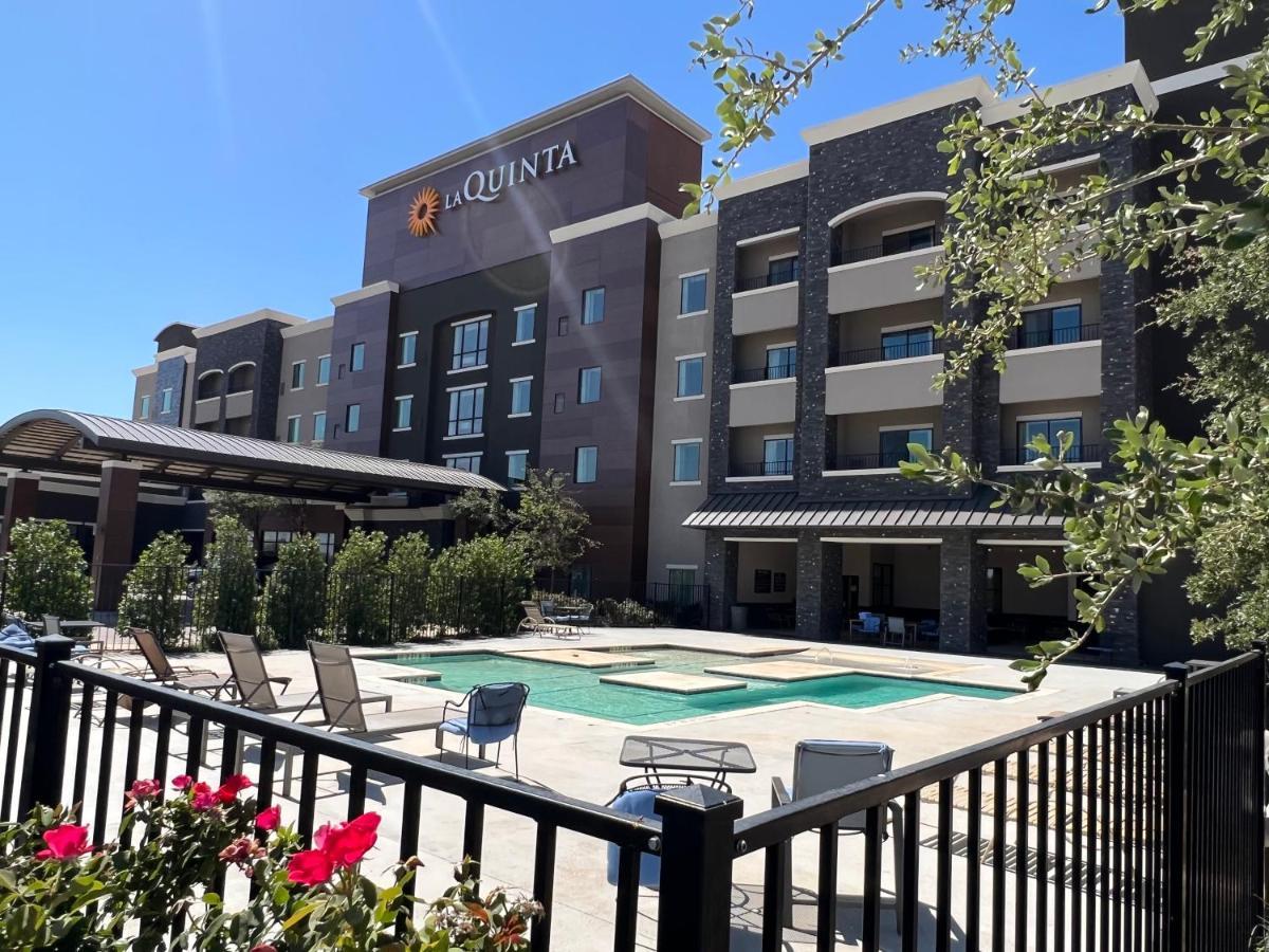 La Quinta Inn & Suites By Wyndham Lubbock Southwest Exteriör bild