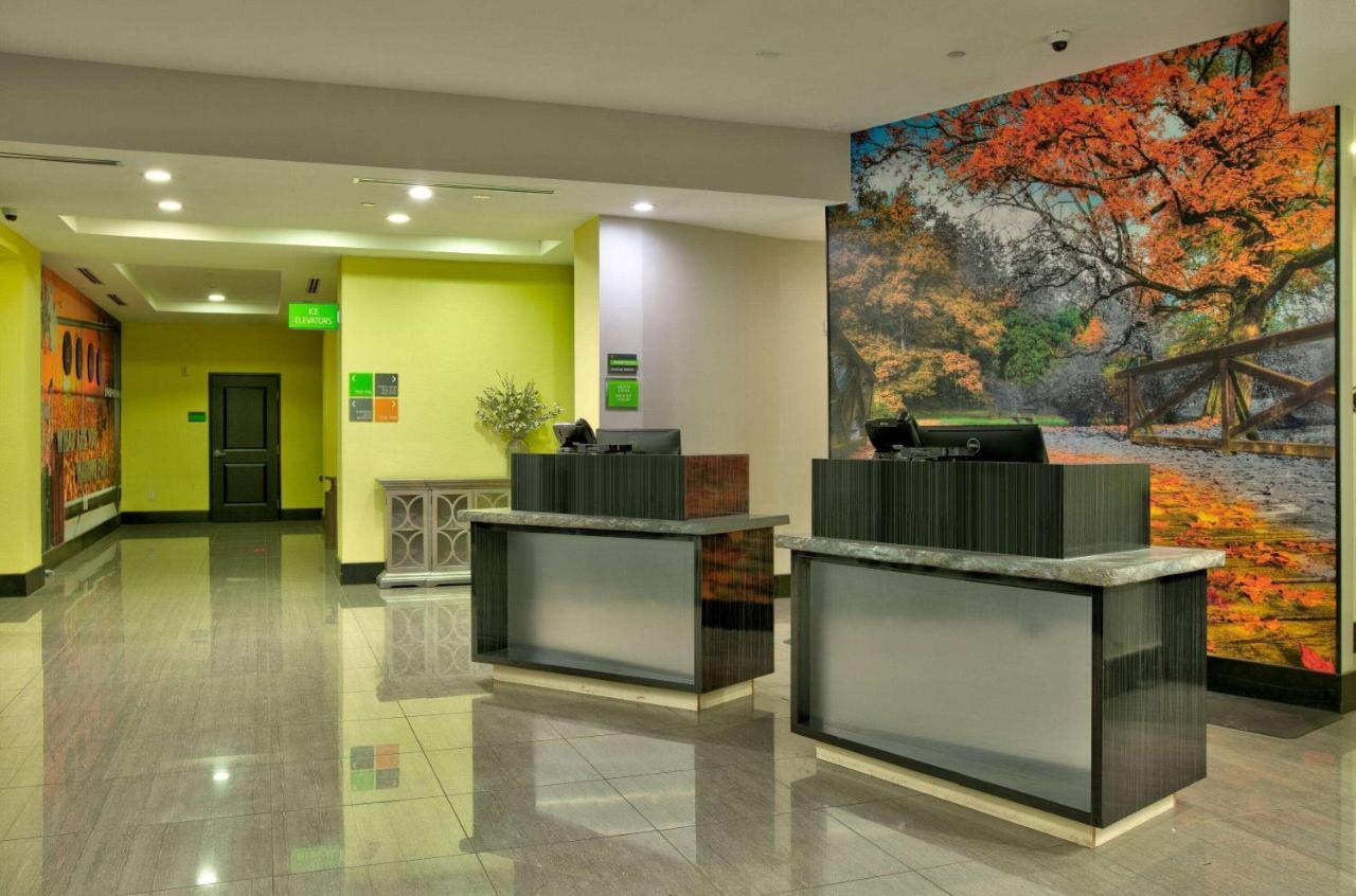 La Quinta Inn & Suites By Wyndham Lubbock Southwest Exteriör bild