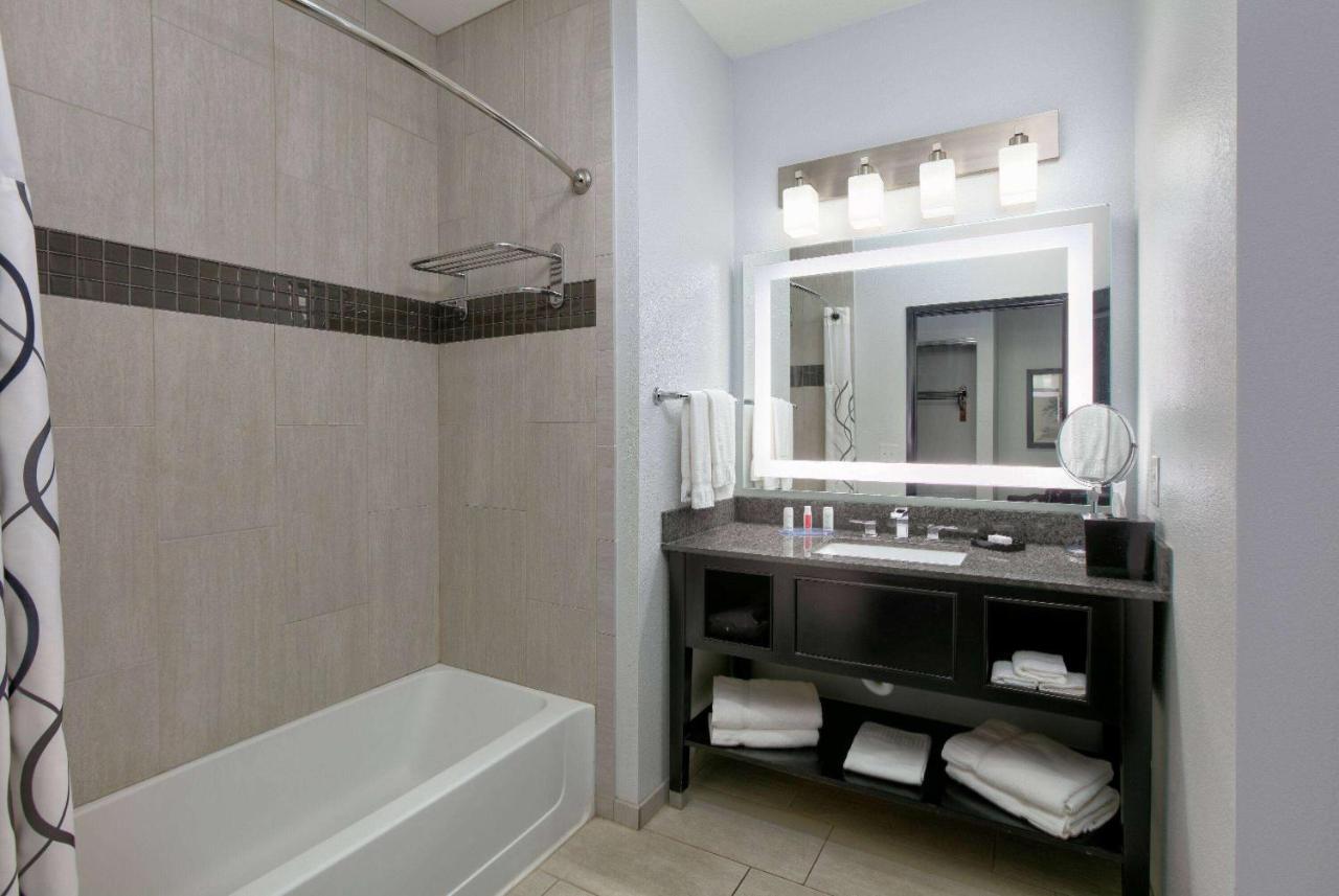 La Quinta Inn & Suites By Wyndham Lubbock Southwest Exteriör bild