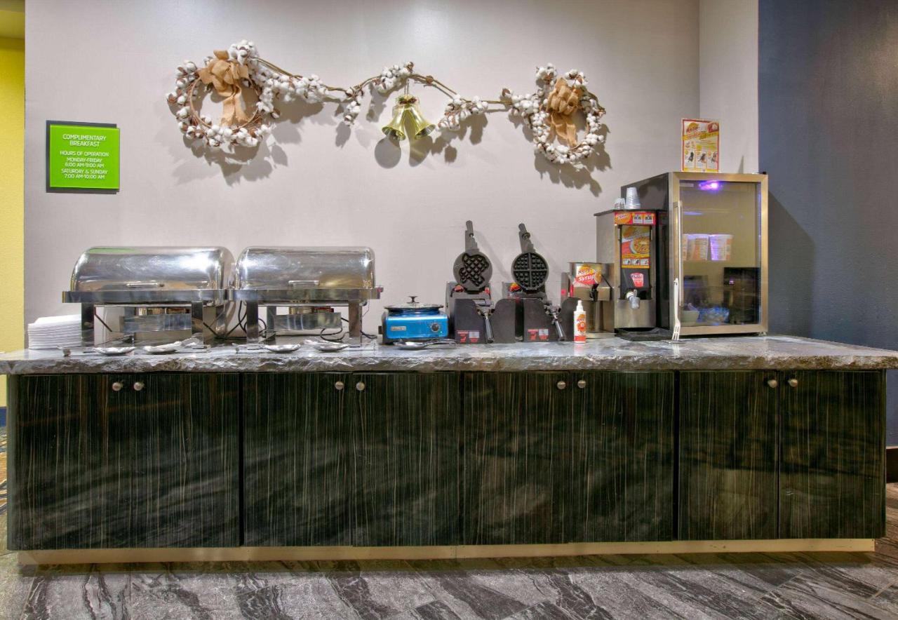 La Quinta Inn & Suites By Wyndham Lubbock Southwest Exteriör bild