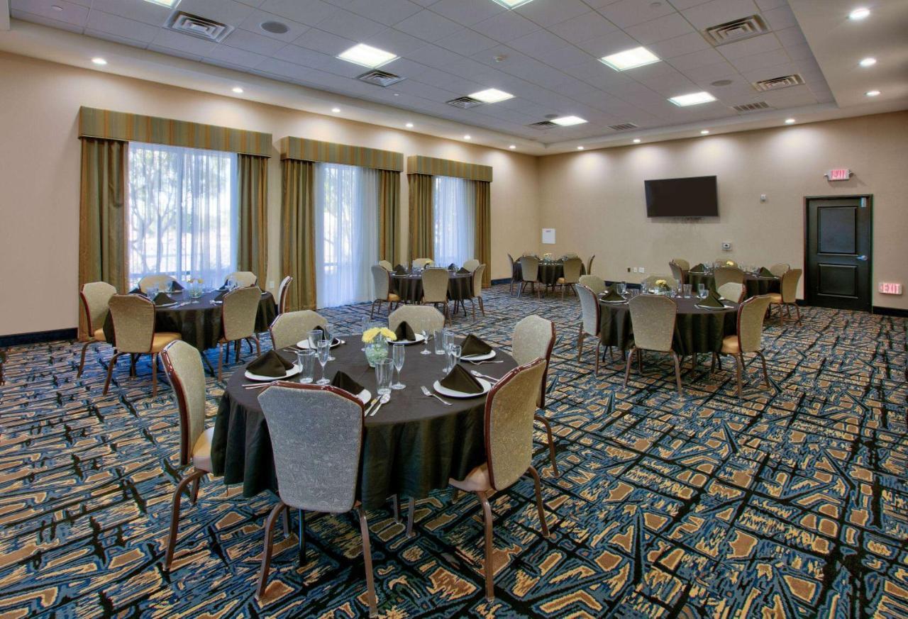 La Quinta Inn & Suites By Wyndham Lubbock Southwest Exteriör bild