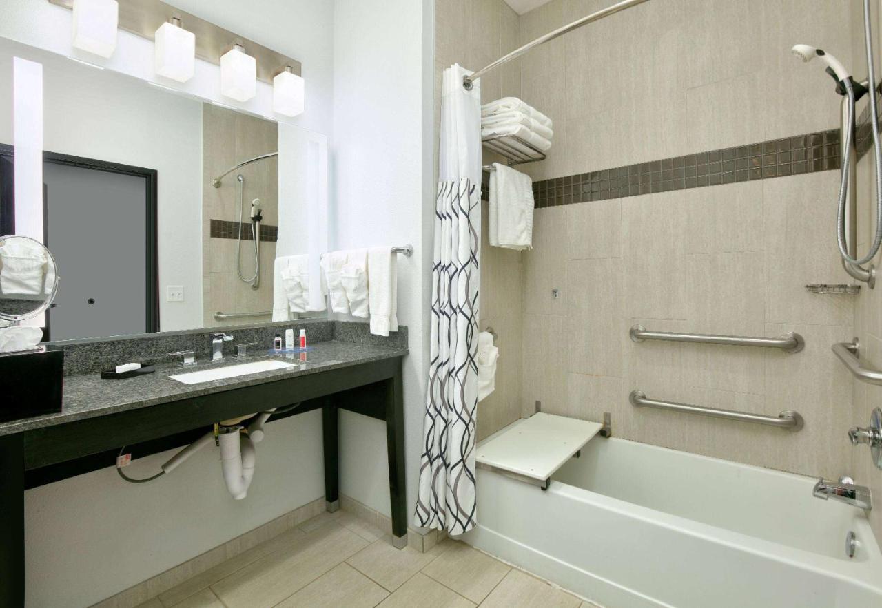 La Quinta Inn & Suites By Wyndham Lubbock Southwest Exteriör bild
